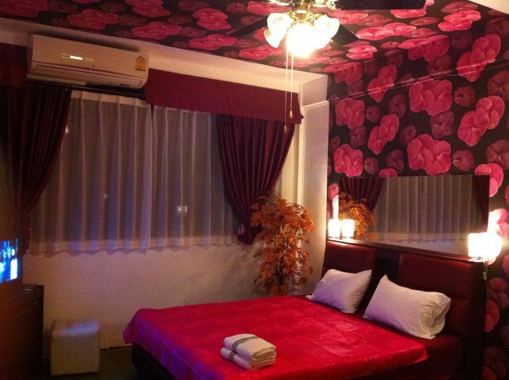 Maxwell Inn Pattaya Extérieur photo