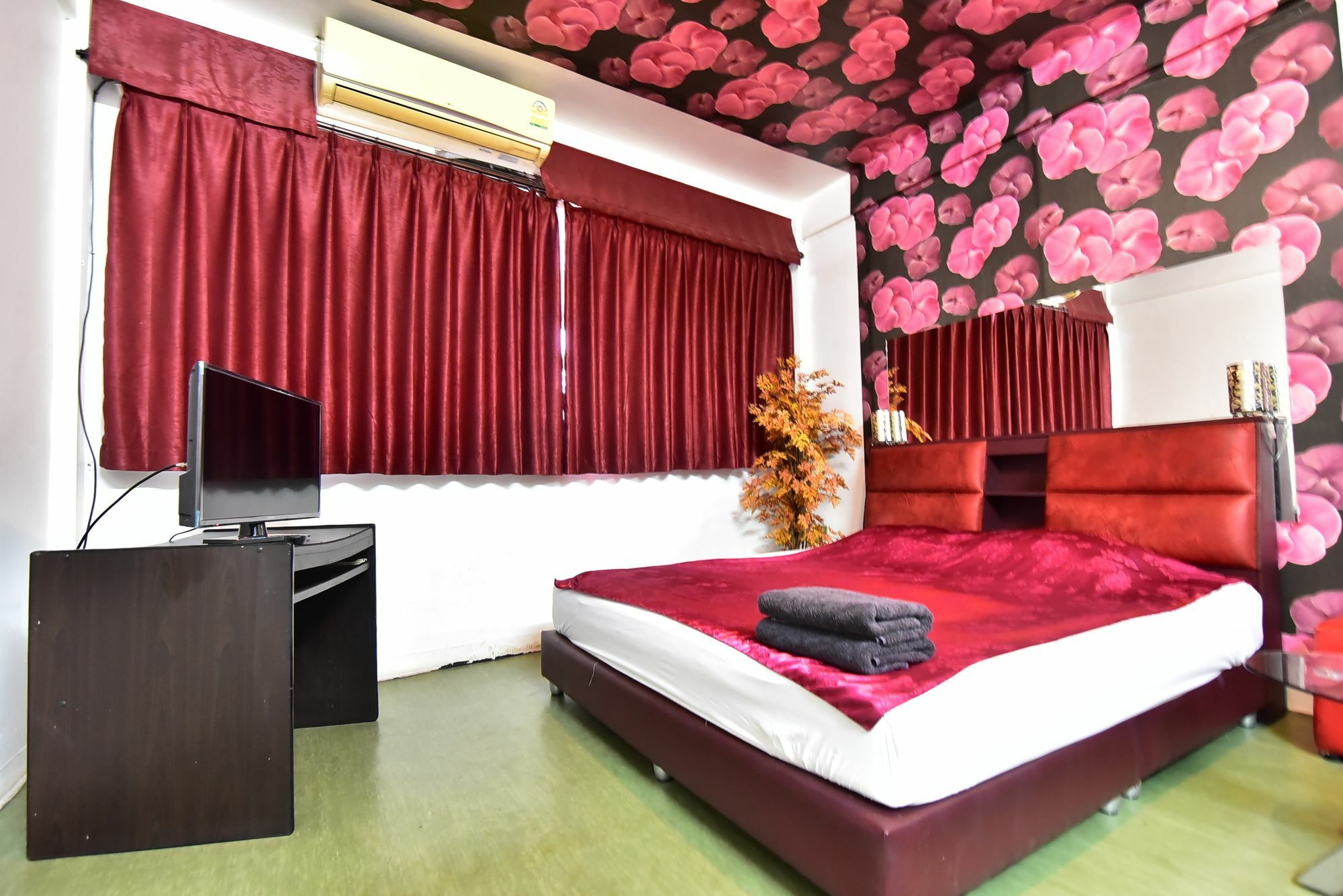 Maxwell Inn Pattaya Extérieur photo